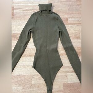 Abercrombie & Fitch Green Ribbed Long Sleeve Bodysuit